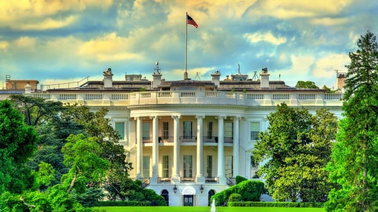 White House Meets Banks and Crypto on Clarity Act