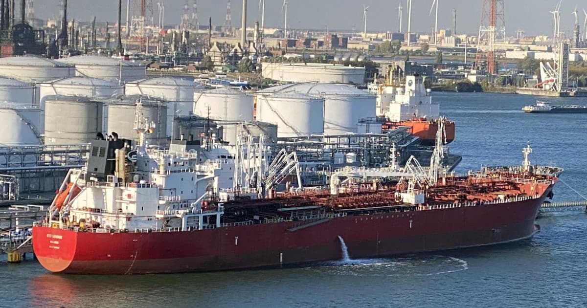 Russia Uses Bitcoin, USDT for Oil Deals with China, India