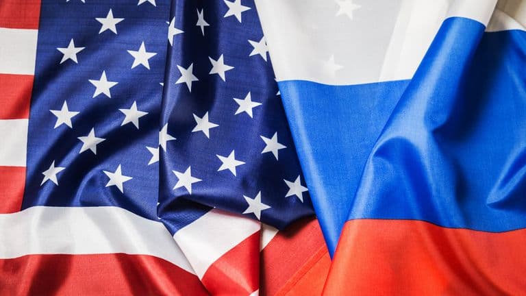 Russia Criticizes U.S. Stablecoin Expansion as Debt Strategy