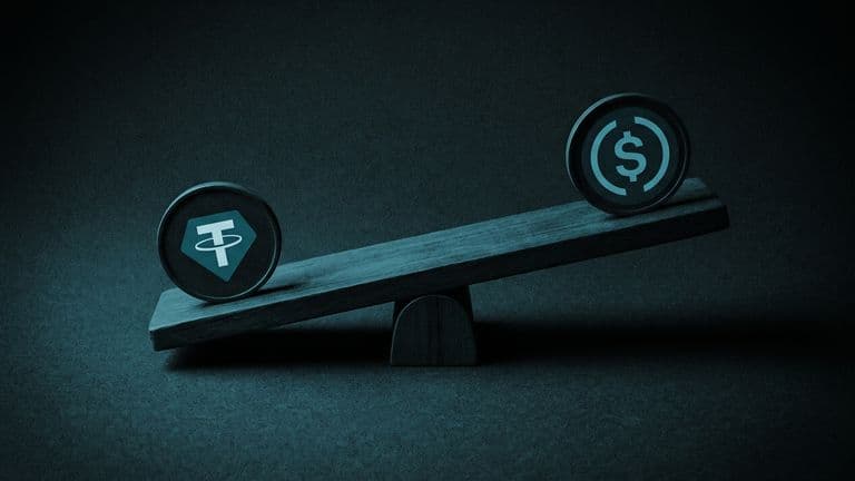 A tilted seesaw with a USDT coin weighing down the low end and a USDC coin lifted on the high end.